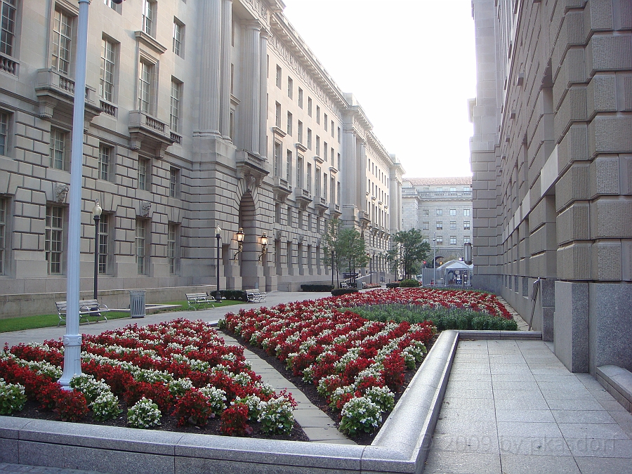 Washington DC [2009 July 03] 171.JPG - Scenes from The Ronald Reagan Building & International Trade Center and Woodrow Wilson Plaza